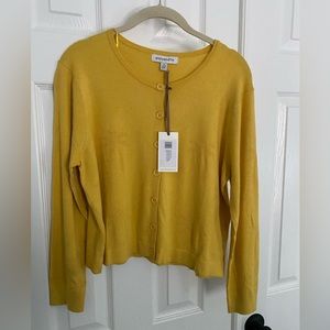 Emily and fin yellow palm print sweater size medium